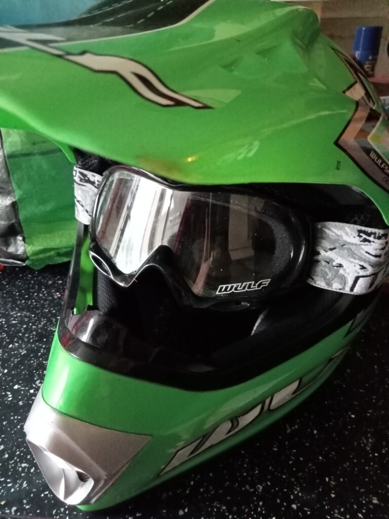 50CC BRAND NEW MOTORBIKE WITH VLOTHING 